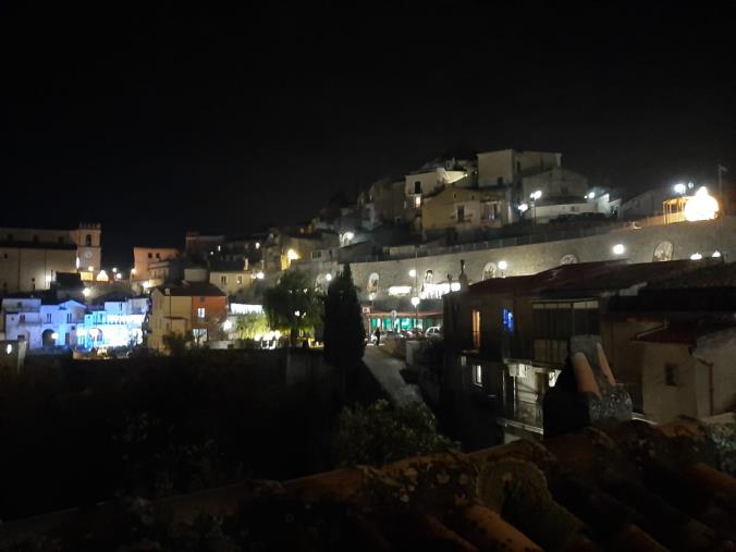 Tra chi dona luminarie e chi sogna di trasferirsi, arriva a Sellia la magia del Natale (VIDEO) images Tra chi dona luminarie e chi sogna di trasferirsi, arriva a Sellia la magia del Natale (VIDEO)