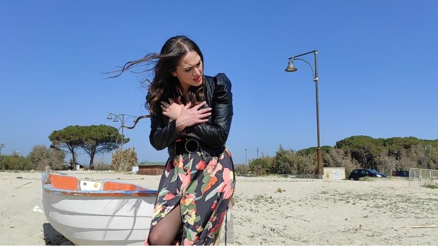 “L’ultimo ballo d’estate”: online il singolo di Annamaria Falbo, la cantante di Sersale images “L’ultimo ballo d’estate”: online il singolo di Annamaria Falbo, la cantante di Sersale