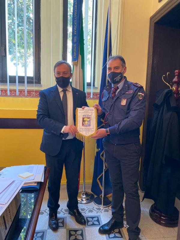 “Educazione civica, Cittadinanza e Costituzione” c'è l'intesa tra il Coa di Catanzaro e l’A.N.G.E.T per attività sociali nelle scuole images “Educazione civica, Cittadinanza e Costituzione” c'è l'intesa tra il Coa di Catanzaro e l’A.N.G.E.T per attività sociali nelle scuole