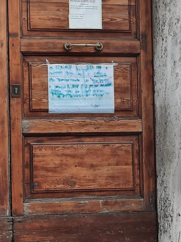 A Catanzaro tutti in fila con i bimbi da vaccinare, ma il medico non c'è: scatta la denuncia images A Catanzaro tutti in fila con i bimbi da vaccinare, ma il medico non c'è: scatta la denuncia