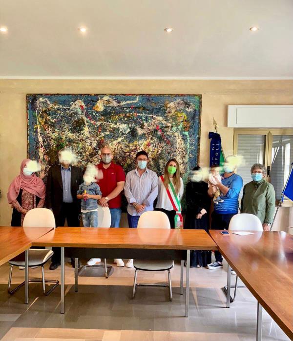 images A Carlopoli la solidarietà è di casa: il Comune accoglie due famiglie afghane