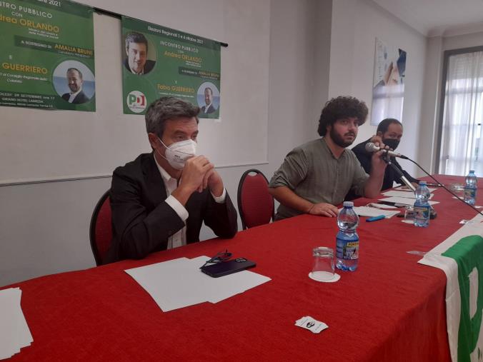 Orlando a Lamezia: "Vogliono eliminare il reddito di cittadinanza per destinare le risorse alle aziende del Nord"  images Orlando a Lamezia: "Vogliono eliminare il reddito di cittadinanza per destinare le risorse alle aziende del Nord"
