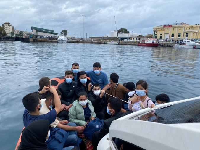 Migranti, imbarcazione a vela soccorsa a circa 35 miglia da Isola capo Rizzuto: tratte in salvo 50 persone images Migranti, imbarcazione a vela soccorsa a circa 35 miglia da Isola capo Rizzuto: tratte in salvo 50 persone