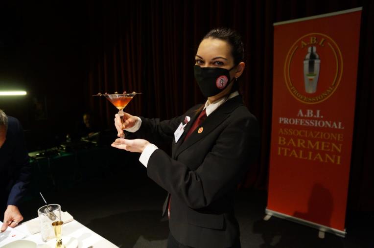 Catanzaro. E' Chiara Marsili la barlady più brava d'Italia: ha vinto i campionati ABI con il suo "Luigi XIV" images Catanzaro. E' Chiara Marsili la barlady più brava d'Italia: ha vinto i campionati ABI con il suo "Luigi XIV"
