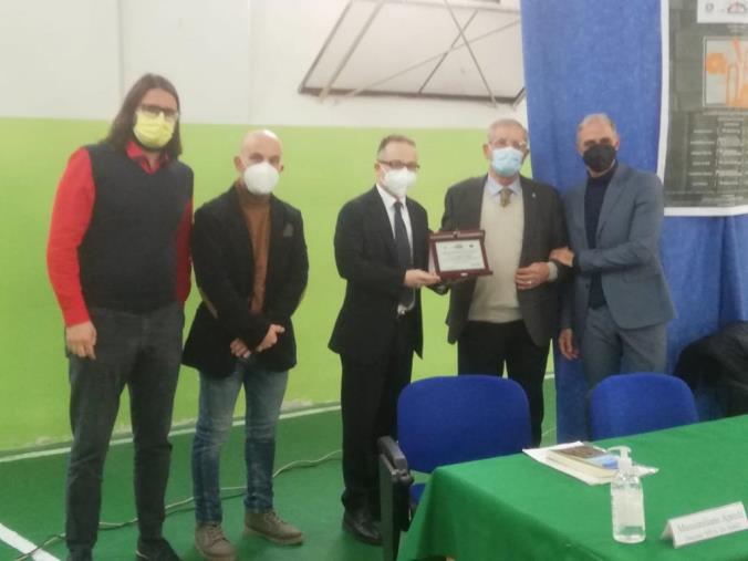 images Catanzaro, all'istituto De Nobili presentate le storie di emigrazione "Al di là dell'Oceano" di Costantino Mustari