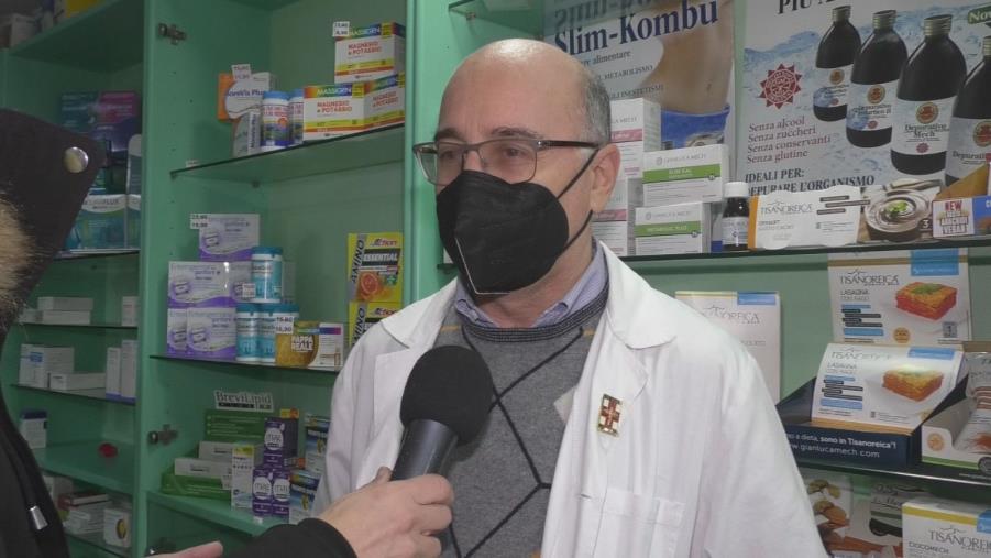 Corsa ai tamponi nelle farmacie di Catanzaro, cresce la paura per la quarta ondata. Mittiga: "Flusso paragonabile ad agosto"
images Corsa ai tamponi nelle farmacie di Catanzaro, cresce la paura per la quarta ondata. Mittiga: "Flusso paragonabile ad agosto"