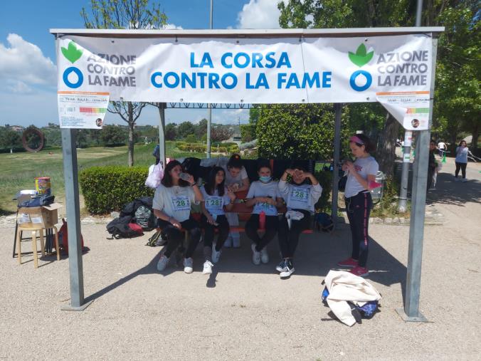 Solidarietà, i ragazzi dell'I.C. "Patari Rodari" di Catanzaro "in corsa" contro la fame images Solidarietà, i ragazzi dell'I.C. "Patari Rodari" di Catanzaro "in corsa" contro la fame