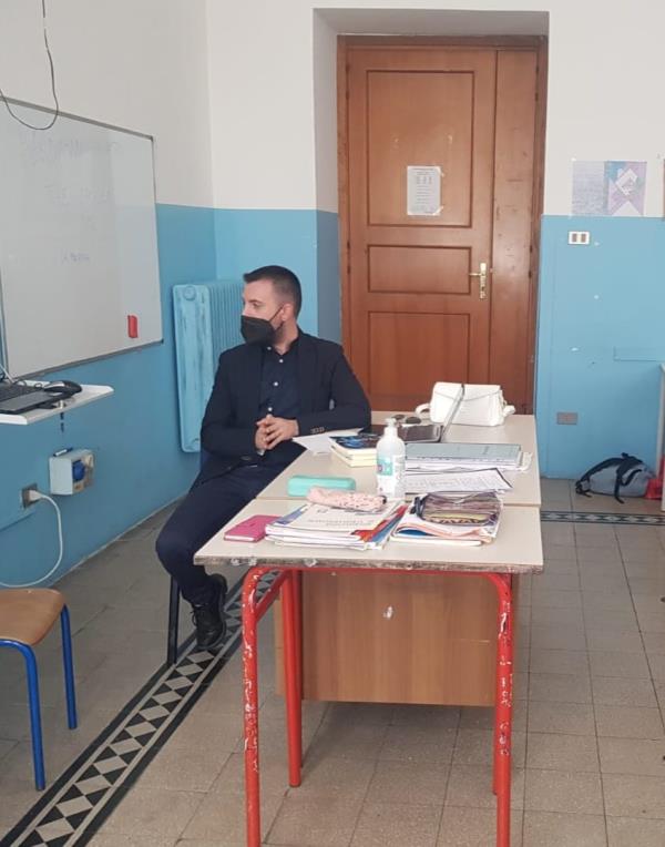 images Catanzaro, gli alunni dell'Ic 'Pascoli-Aldisio' incontrano lo scrittore Ferdinando Capicotto 