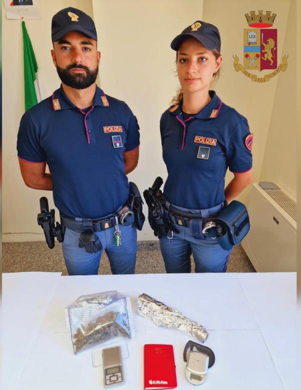 Controlli e perquisizioni a Mileto: un arresto per detenzione di droga a fini di spaccio images Controlli e perquisizioni a Mileto: un arresto per detenzione di droga a fini di spaccio