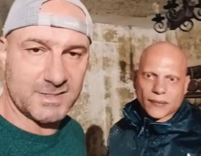 I tiktoker catanzaresi a Simeri Mare per spalare fango: “C’è bisogno di aiuto” images I tiktoker catanzaresi a Simeri Mare per spalare fango: “C’è bisogno di aiuto”