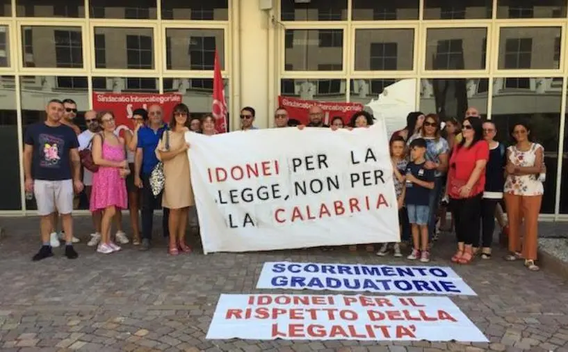 Presidio Si Cobas alla cittadella regionale, Laudini: "Bene per il disegno di legge ma rivendichiamo il diritto al lavoro" images Presidio Si Cobas alla cittadella regionale, Laudini: "Bene per il disegno di legge ma rivendichiamo il diritto al lavoro"