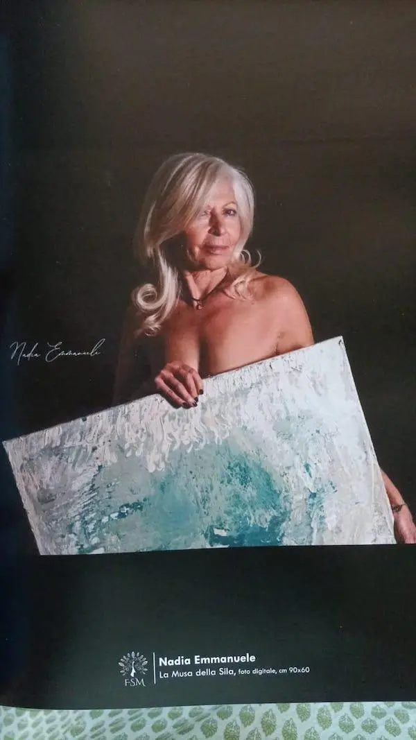 images A Tiriolo la personale di pittura di Carmela Bueti, la curatrice Fioti: "Apre a infinite possibilità di lettura" 