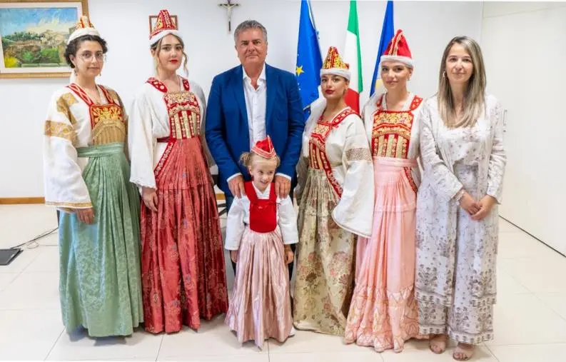 Una delegazione arbereshe di Caraffa ha incontrato Filippo Mancuso images Una delegazione arbereshe di Caraffa ha incontrato Filippo Mancuso