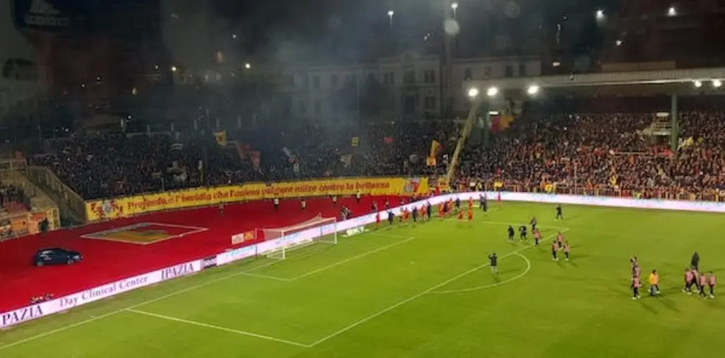 images Serie BKT, CATANZARO vs COSENZA: 2-0 finale. Le Aquile battono i lupi nel derby di Calabria