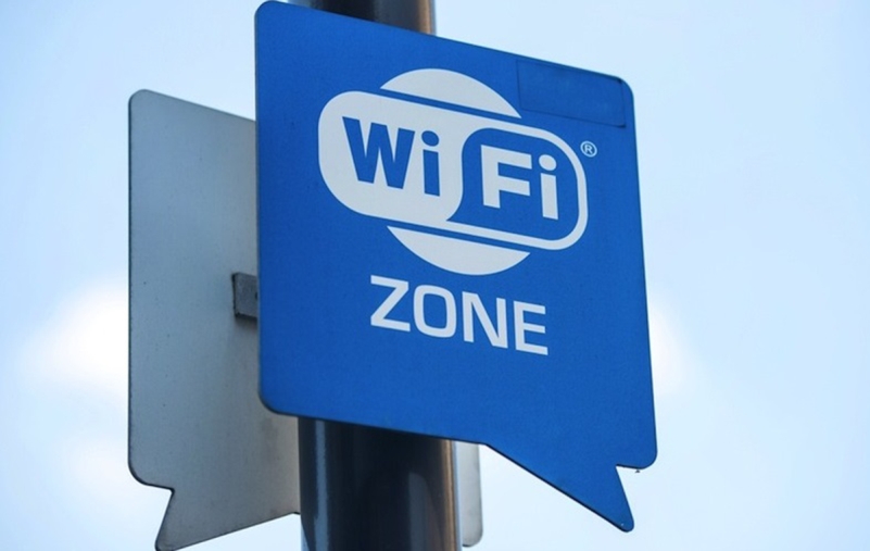 Crosia, attivato il primo hotspot pubblico con tecnologia Wi-Fi Call in Piazza del Popolo
