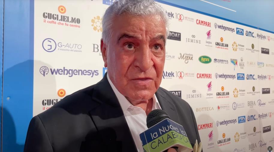 Scoperta la più antica mummia mai ritrovata: l'annuncio dell'egittologo Hawass images Scoperta la più antica mummia mai ritrovata: l'annuncio dell'egittologo Hawass